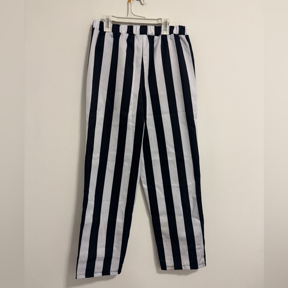 Spirit Beetlejuice Kids Costume - Black and White - Picture 9 of 16